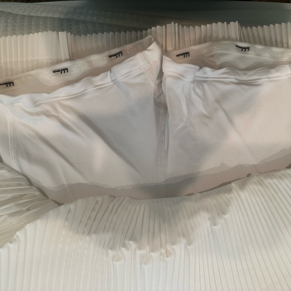 Lululemon Pleat to Street Skirt III White Tennis Pleated Skirt Skort Size 8. - Picture 5 of 5